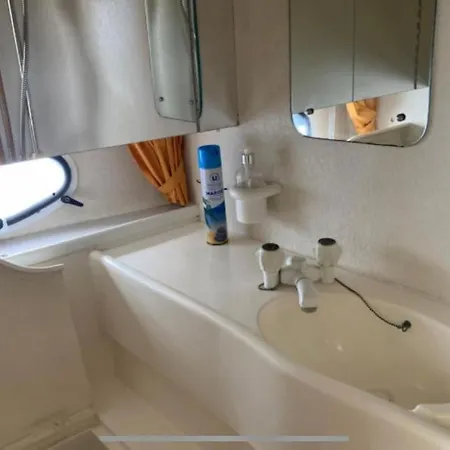 Escapade Antiboise Avec Parking Inclus 보트호텔 *