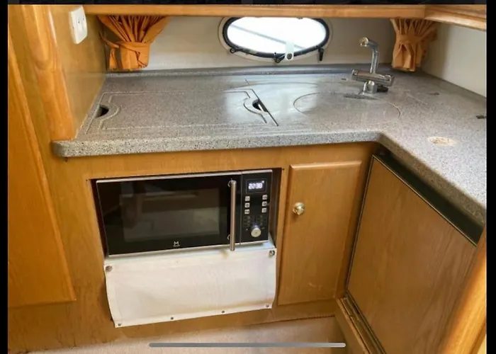 Escapade Antiboise Avec Parking Inclus *