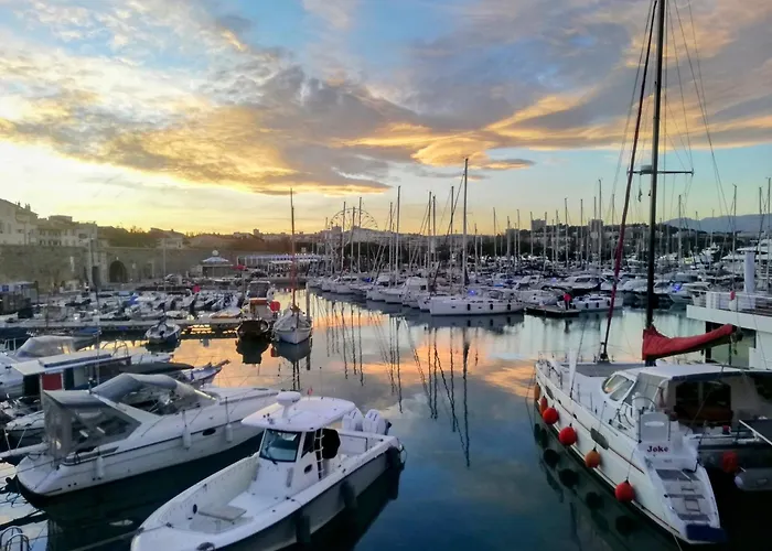 Hotel na wodzie Escapade Antiboise Avec Parking Inclus *