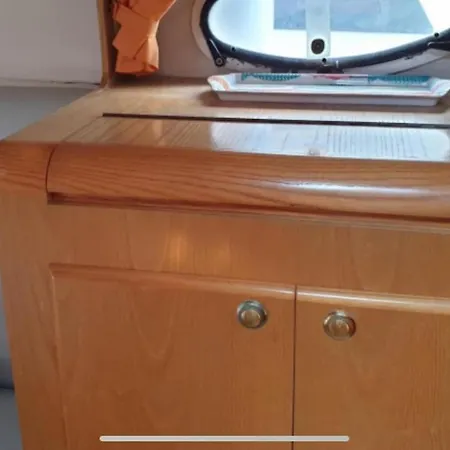 Botel Escapade Antiboise Avec Parking Inclus