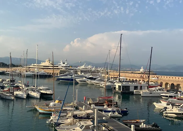 Escapade Antiboise Avec Parking Inclus