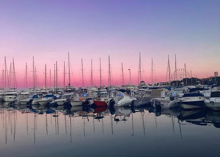 Escapade Antiboise Avec Parking Inclus *